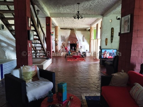 Ana Torres. Casa En Venta 2417736 En Sabaneta