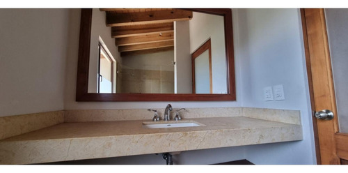 Gran Ubicacion De Esta Casa En Venta Y Renta