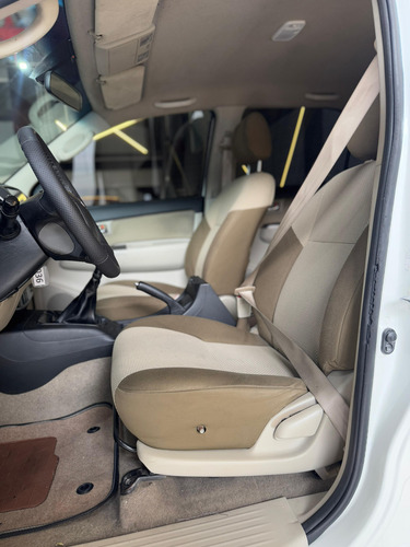 Toyota Hilux 2.7 Std Cab. Dupla 4x4 Flex 4p