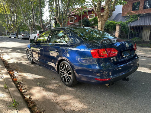 Volkswagen Vento 2.0 Luxury I 140cv Dsg