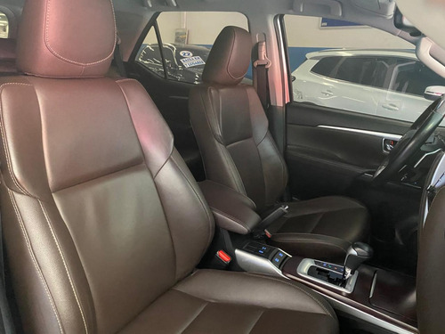 Toyota Hilux SW4 2.8 D-4D TB SRX 7L 4X4