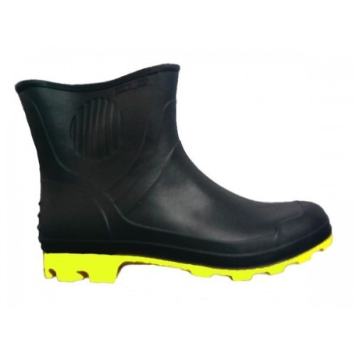 bota cano curto plastico