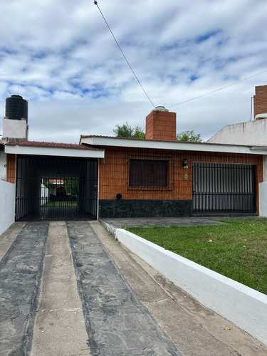 Casa Centrica Sobre Lote De 450 M2 - Villa De Las Rosas / Traslasierra