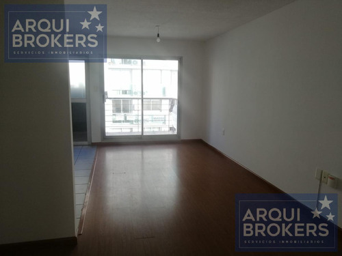 Apartamento 2 Dormitorios En Alquiler En Tres Cruces Con Garaje