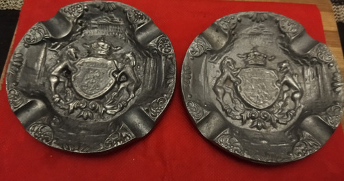 Par De Antiguos Adornos Con Escudo Heráldico Leonés Brucelas (Usado)