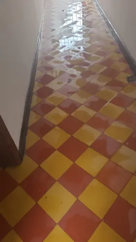 Casa Remodelada Tiene Un Cuarto Que Sirve Como Local O Habitación Con Baño Privado