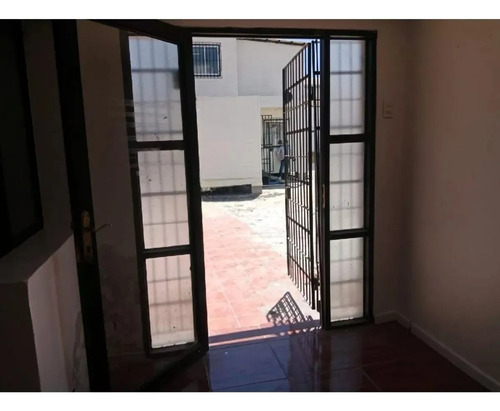 Se Vende Terreno Con Oficinas, Jjprieto Con Salesianos