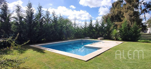 Campo Daromy | Casa En Venta 3 Dormitorios En Pb