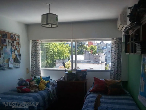Imagen 10 de 15 de Apartamento Con Renta 2 Dormitorios 1 Baño Con Terraza - Garaje - Pocitos
