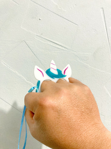 Linda Manopla Protectora De Unicornio Con Liston De Color