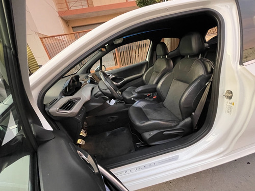 Imagen 6 de 25 de Peugeot 208 No Felline No Gt No Allure
