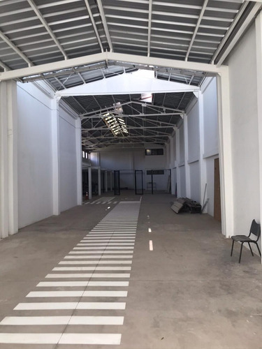 Arriendo De Bodega 700m2 Con Excelente Conexión En Santiago