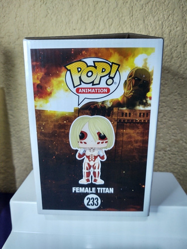 Funko Pop Female Titan 233 Atack On Titan Detalle En Caja (Usado)