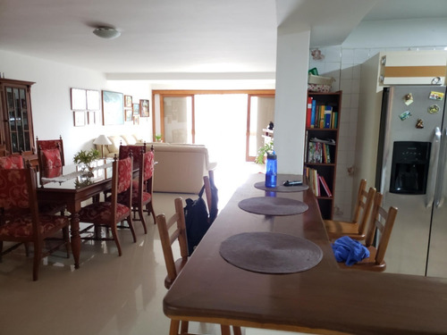 Los Naranjos Del Cafetal Hermosa Vista Calle Privada Vigilancia Tanque 10.000lts Renovada 2 Cocinas 4h/5b/4 Puestos Súper Oportunidad!! Hermosa Vista Oportunidad
