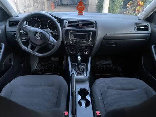 Imagen 11 de 13 de Volkswagen Jetta 2016 2.0 L4 At