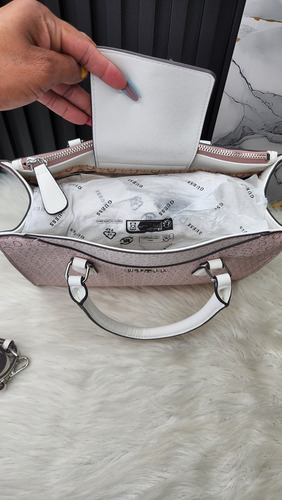Bolsa Guess Sv970306 Nueva 100 % Original Con Etiqueta Rosa Pálido Estampado Níquel Blanco