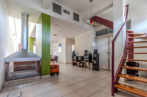 Venta Casa 5 Ambientes Cochera Pileta Parrilla Mas