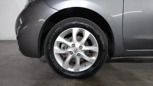 Nissan March 1.6 Advance