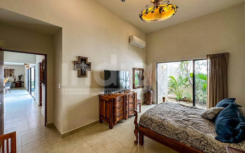 Casa De Una Planta En Venta En Mérida Modelo Deco En Privada Canaria, Conkal
