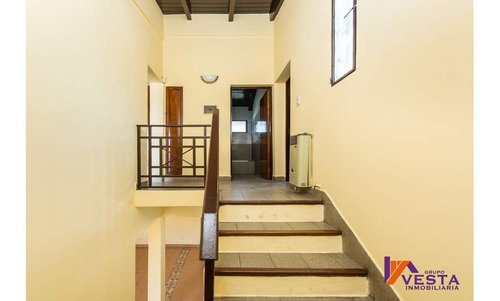 En Venta - Gran Casa En B° Grand Bourg - 450 M2 De Terreno