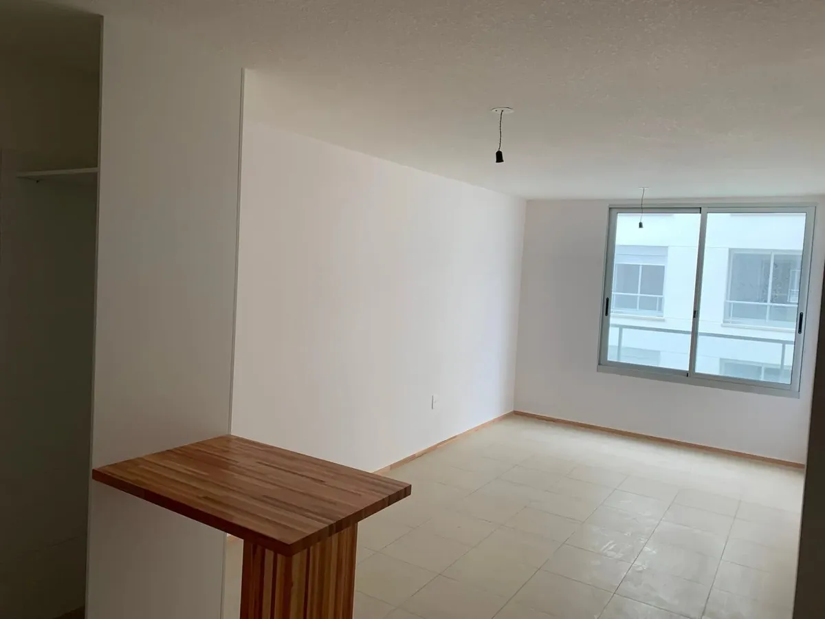 R Apartamento 1 Dormitorio La Comercial Con Cochera · Foto 3