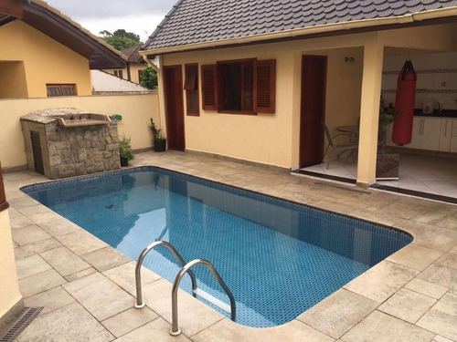 Imagem 6 de 22 de Alpha 4 - Linda Casa Com Piscina E Área Gourmet - So0075
