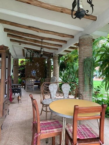 Imagen 8 de 14 de Venta Casa Urbanización El Solar Guataparo Valencia