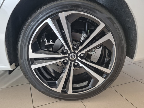 Imagen 15 de 25 de Nissan Sentra Sr Automático Cvt 2.0 Cesar