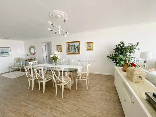Apartamento De 3 Dormitorios En Venta En Torre Nueva York, Punta Del Este.