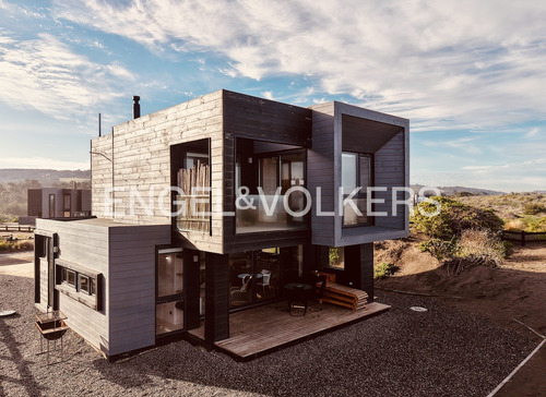 Casa Nueva Y Equipada En Primera Línea