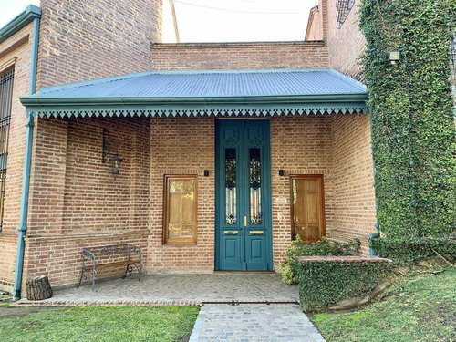 Imagen 3 de 30 de Casa En Venta En Barrio Jardín Espinosa. 3 Dormitorios. Quincho Y Pileta.