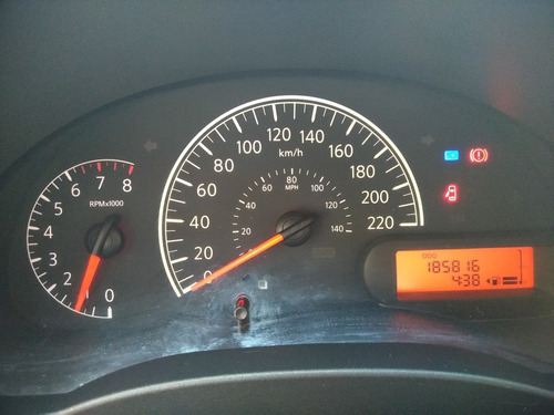 Nissan Versa 2013 1.6 16v Sv Flex 4p