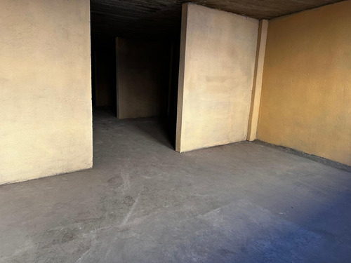 Bodega Comercial Sobre Av. Oceanía