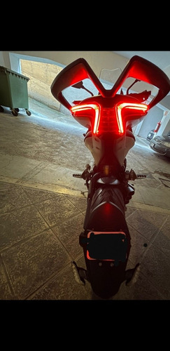 Imagen 4 de 10 de Ducati Hyperstrada