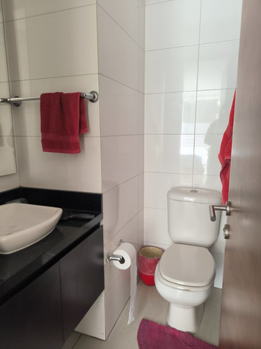 Depto 2 Hab + 2 Baños + 1 Estac + 1 Bod, Metro H. Magallanes