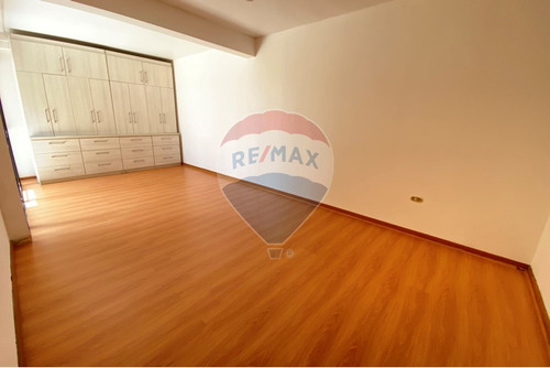 Casa En Jardines Del Sur Con Local Comercial