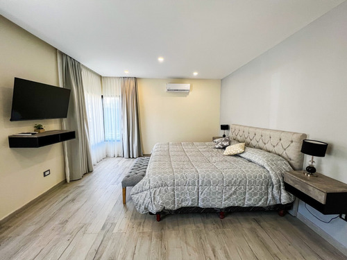 Imagen 11 de 20 de Alquilo Casa Con Piscina 6 Dormitorios - Deportiva Barrio Costa Esmeralda