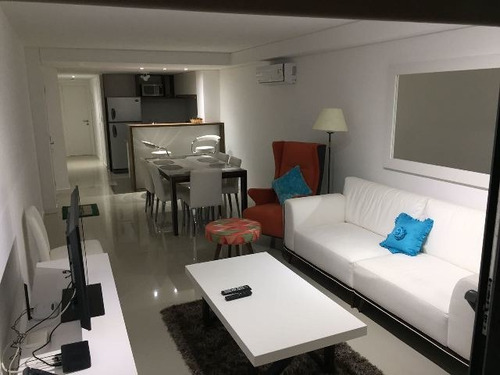 Apartamento En Venta De 2 Dormitorios En Playa Brava