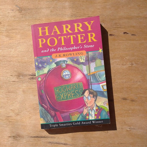 Livro Harry Potter And The Philosopher's Stone Em Inglês
