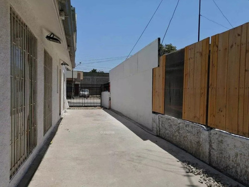 Casa De 2 Piso En Centro De Quilpue 4 Dormitorios 2 Baños