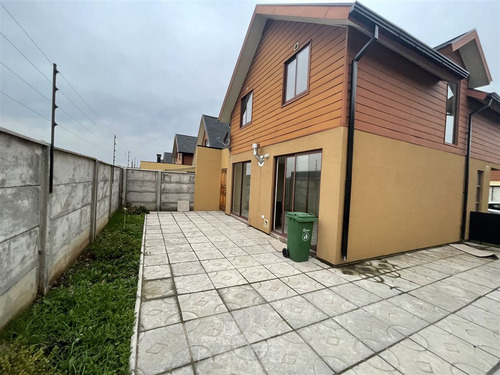 Casa En Venta De 3 Dorm. En Talca