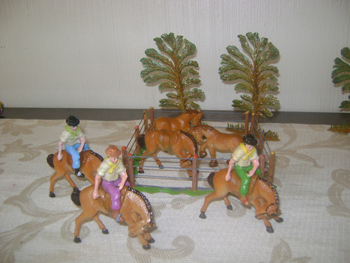 Antiguo 15 Animalitos Plastico Eg Toys Domando Caballos 1