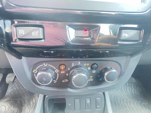 Renault Duster Oroch 2.0 Privilege