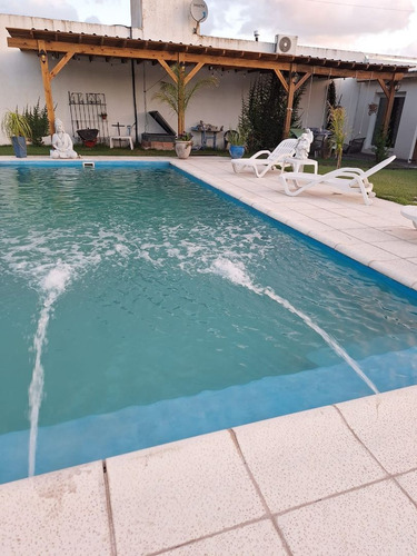 Casa Con Piscina/parque La Caleta Mar Chiquita