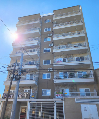 Departamento De Dos Ambientes Con Balcon Al Contrafrente