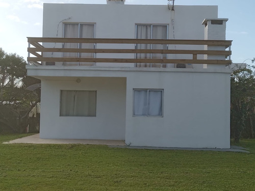 Imagen 5 de 25 de Casa Con Apartamento Al Fondo Para 10 Personas