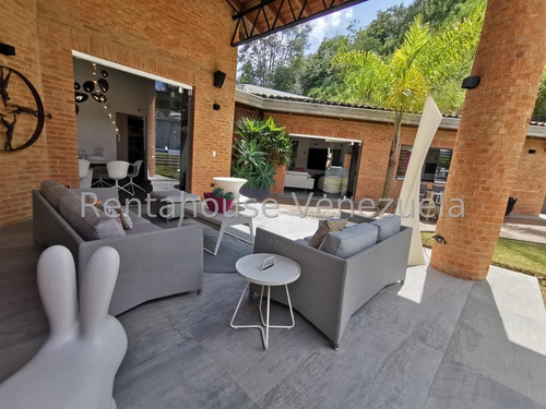 Hermosa Casa De 1 Nivel En Venta Ubicada En La Lagunita Country Club 25-7758