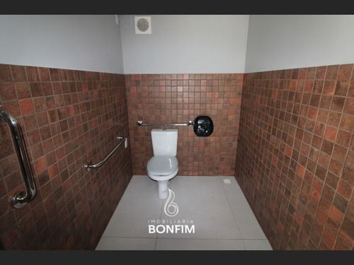 Imagem 7 de 9 de Ponto Comercial Para Alugar Com 295m² Por R$ 4.000,00 No Bairro Novo Mundo - Curitiba / Pr - Pc0001