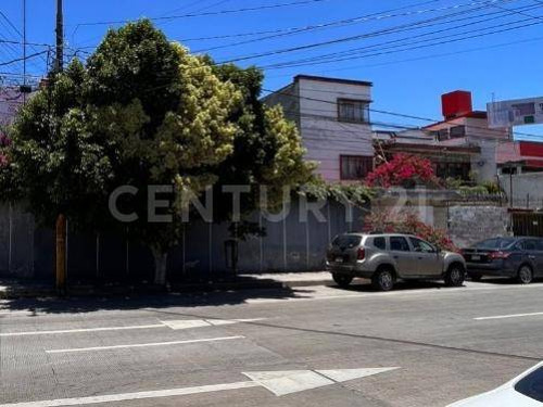 Renta, Esquina Terreno, 375.58m2 El Carmen, Alto Flujo Vehicular Puebla, Puebla.