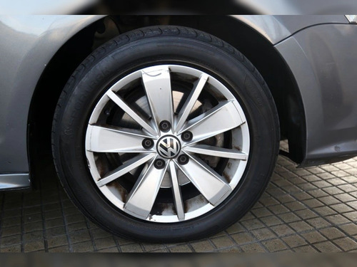Volkswagen Bora 2.0 TDI ADVANCE DIESEL 4X2 AT 4P